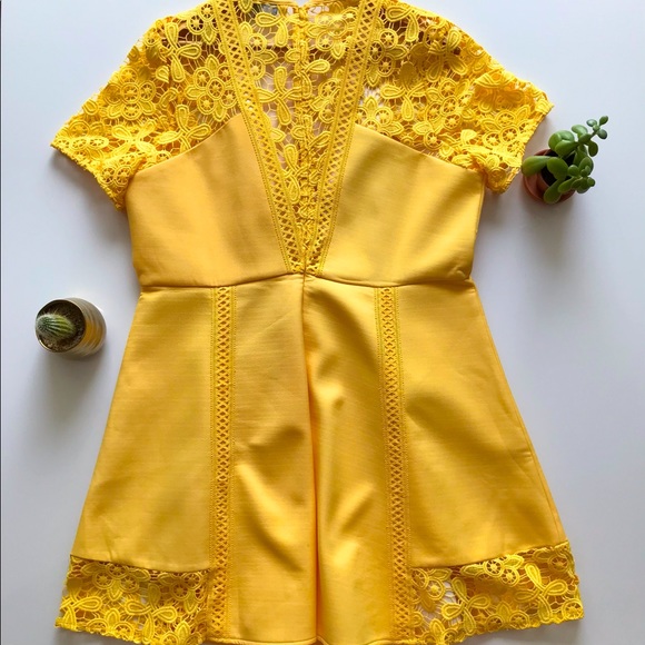Fit and flare Yellow dress with crochet lace details Size 14 - Picture 5 of 5